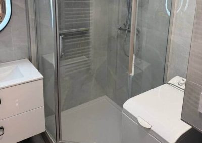 Salle de bain moderne du cocon d'Anna à Vannes